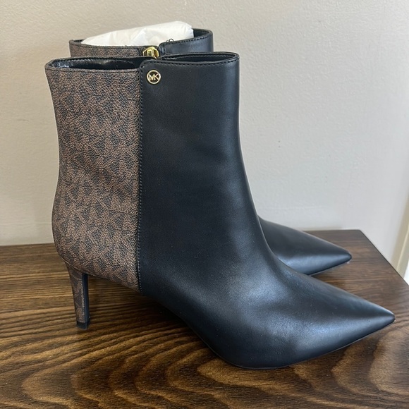 NEW Michael Kora Alina Flex Logo Ankle Bootie - Picture 1 of 8